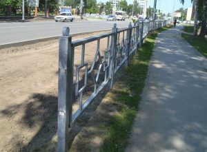 Мэр Бердска против сплошной «могильной» ограды вдоль дорог