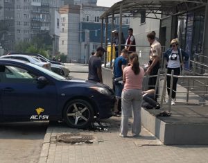 Новосибирск: девушка на Мазде сбила мужчину на Березовой роще