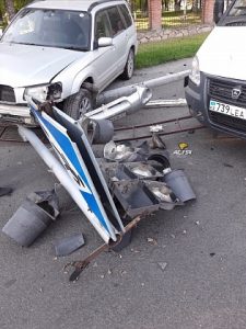 ДТП в Новосибирске - светофор упал на грузовик