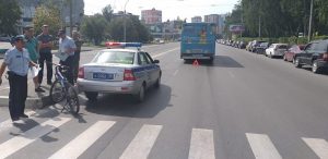 В ДТП на "зебре" в Новосибирске автобус порвал ухо школьнику