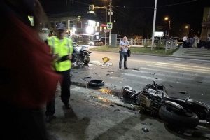 ДТП в центре Бердска - погиб мотоциклист, двое в больнице