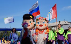По главной улице Бердска прошли тысяча участников Культурной олимпиады