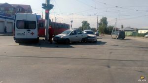 Массовое ДТП в Ленинском районе Новосибирска - пострадал человек