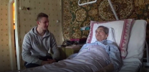 101-летнюю болельщицу «Сибири» поздравили с днём рождения