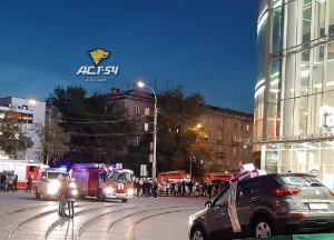 В Новосибирске полиция и пожарные съехались к торговому центру