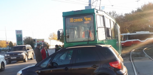 ДТП у площади Труда в Новосибирске: трамвай протаранил Suzuki