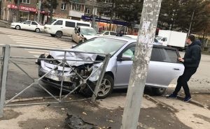 ДТП в Новосибирске: девушку-водителя увезли в реанимацию
