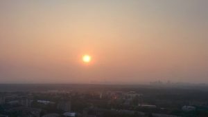 Невозможно дышать: новосибирцы жалуются на сильный смог и запах гари
