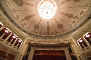 Большой зал открылся в Новосибирском государственном академическом театре оперы и балета после реставрации