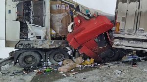 ДТП двух фур под Новосибирском - погиб водитель
