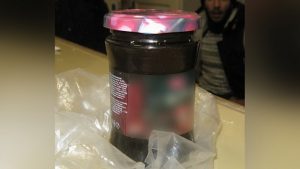 Полиция нашла наркотики под видом варенья у новосибирца