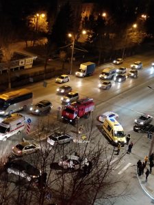 В Ленинском районе Новосибирска столкнулись три автомобиля