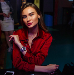 Корону «Мисс офис 2019» получила маркетолог из Новосибирска