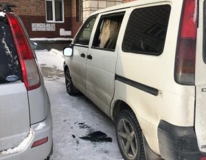 В Новосибирске группа подростков разбила более 15 машин