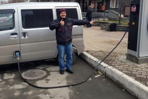 В Центральном районе Новосибирска запустили первую заправку для электромобилей