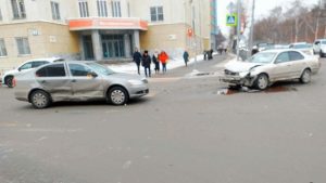ДТП в центре Новосибирска: столкнулисьToyota и Škoda