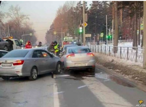 ДТП четырех машин парализовало движение в Новосибирске