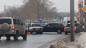 ДТП в Первомайском районе Новосибирска: собралась пробка