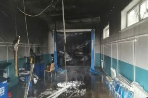 О пожаре на СТО в Дзержинском районе рассказали в МЧС