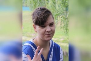 В Новосибирске ищут девочку со шрамом на брови