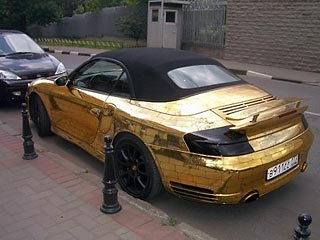 Золотой автомобиль