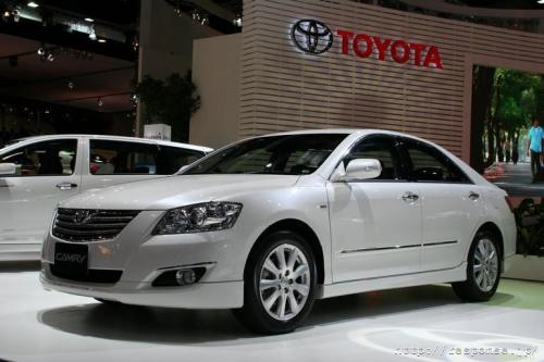 Toyota представила азиатскую версию Toyota Camry. На Камри не похожа…
