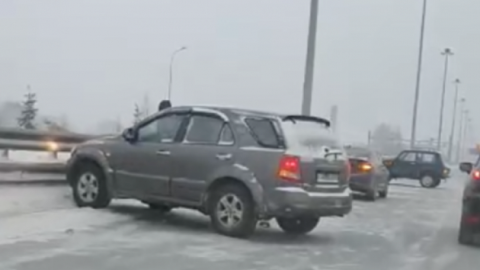 Три автомобиля столкнулись на Советском шоссе