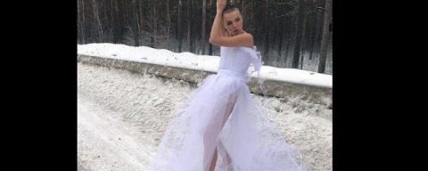 Невеста устроила откровенную фотосессию на Бердском шоссе