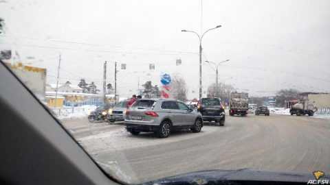 Аварии на пересечении улицы Жуковского и Мочищенского шоссе происходят третий день подряд
