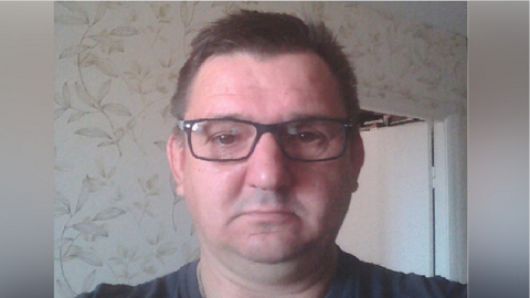 В Новосибирске ищут мужчину со шрамом под губой