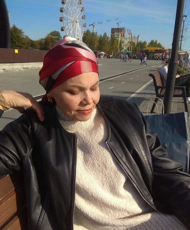 Девочка из Новосибирска бросила колледж, чтобы ухаживать за мамой