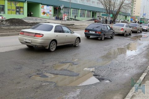 В Новосибирской области более половины автомагистралей не соответствует нормативам