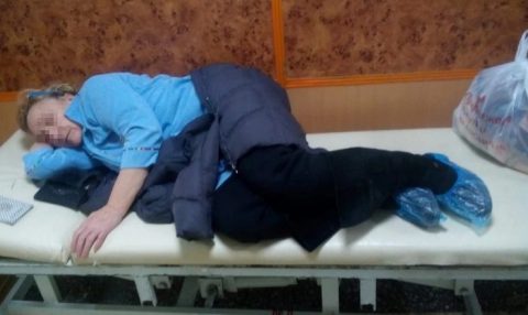 70-летняя жительница Новосибирска сутки пролежала в больничном коридоре