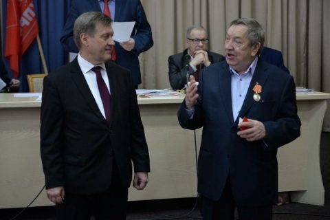 Медаль ЦК КПРФ «К 140-летию Сталина» получил Иван Индинок, экс-мэр Новосибирска