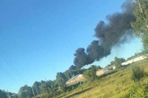 Пожар в Новосибирской области: на видео попал столб чёрного дыма