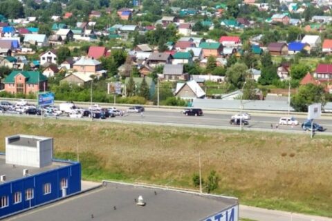 Десантники Новосибирска в день ВДВ перекрыли мост через Обь