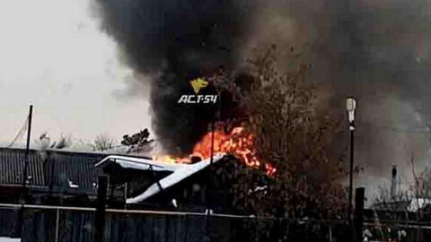 Пожар в Новосибирске: загорелся частный дом