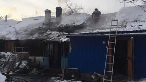 Мать с тремя детьми погибли на пожаре в Октябрьском районе Новосибирска