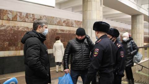 В Новосибирское метро не пустили четырёх человек без масок