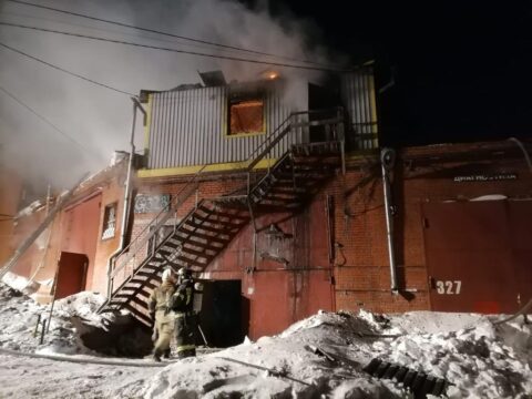 Четыре человека погибли на пожаре в Новосибирске
