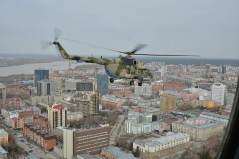 Над площадью Ленина в Новосибирске прошла первая тренировка полетов авиации