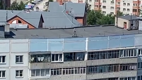 На самокатах в Новосибирской области стали кататься на крышах домов