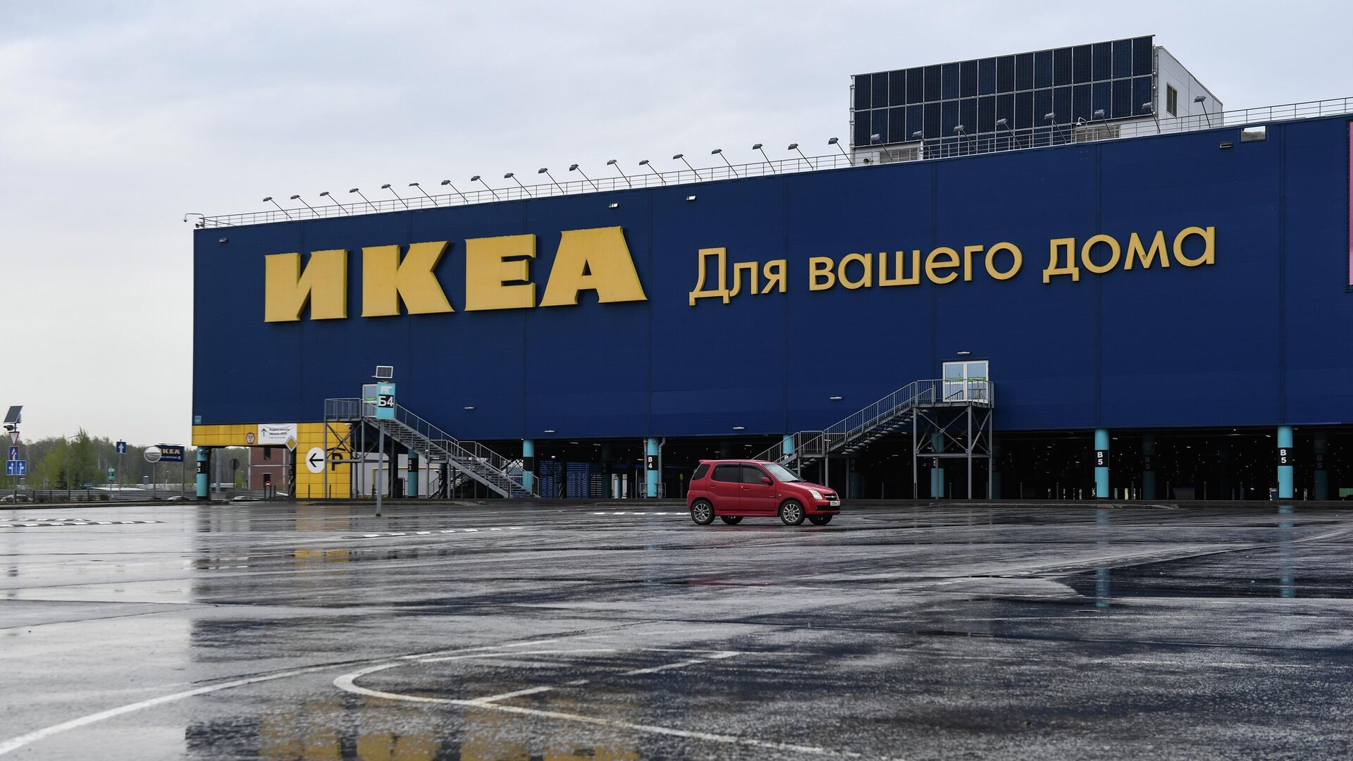 С фасада торгового центра «Мега» в Новосибирске исчезло название IKEA |  14.10.2022 | Новосибирск - БезФормата