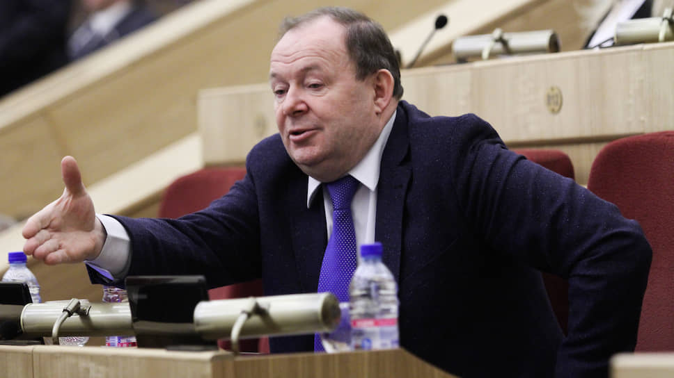 В Новосибирске начали судить признавшего вину в коррупции экс-депутата Лаптева