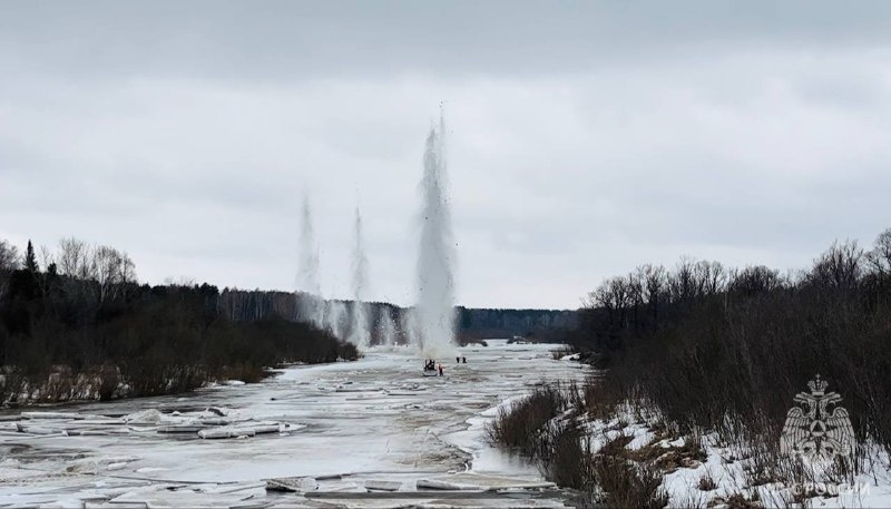 Подрывы льда провели в Новосибирской области ради предотвращения затопления дачников