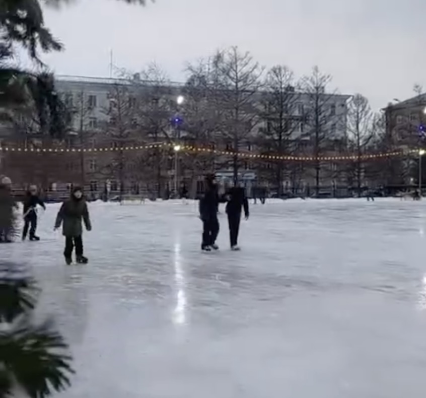 В Новосибирске открылся самый большой ледовый каток на стадионе «Спартак»