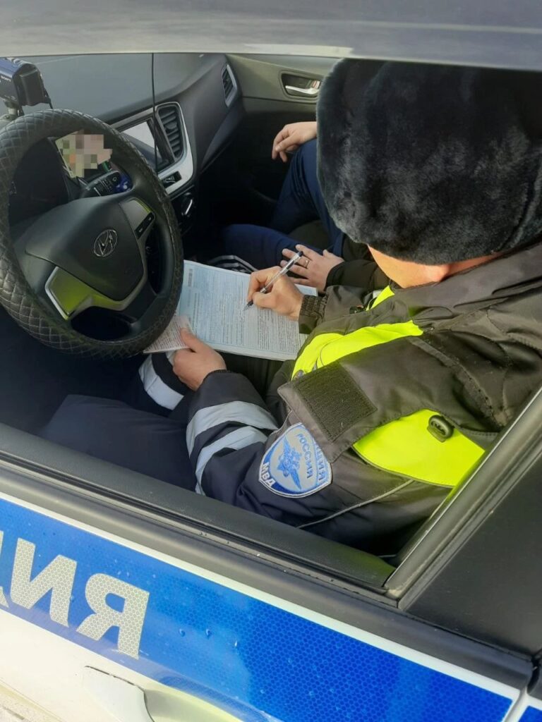 В Черепановском районе выявлены водитель без прав и несовершеннолетний за рулём