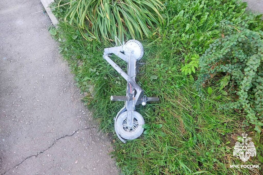 Электросамокат загорелся на балконе квартиры в Новосибирске