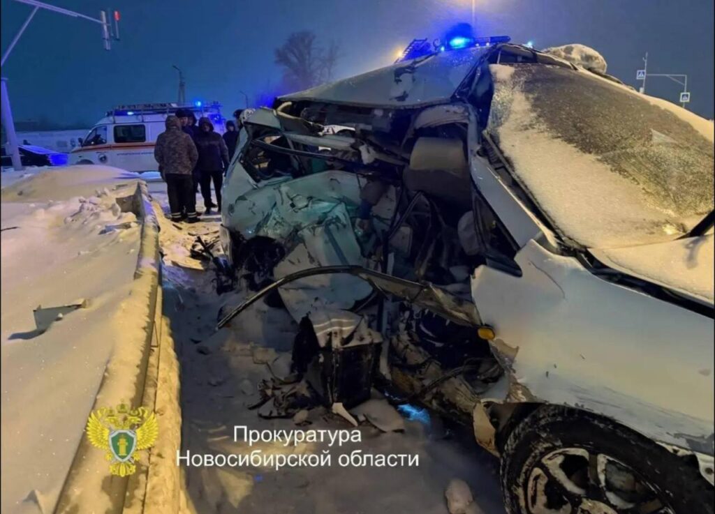 В Новосибирской области прошли похороны семьи из шести человек, погибшей в ДТП