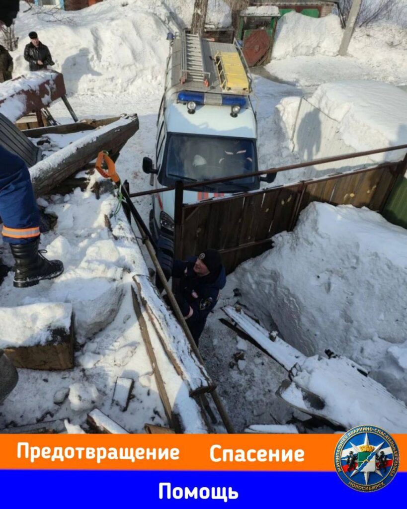 В Новосибирске обрушилась крыша жилого дома на 1-й Грушевской